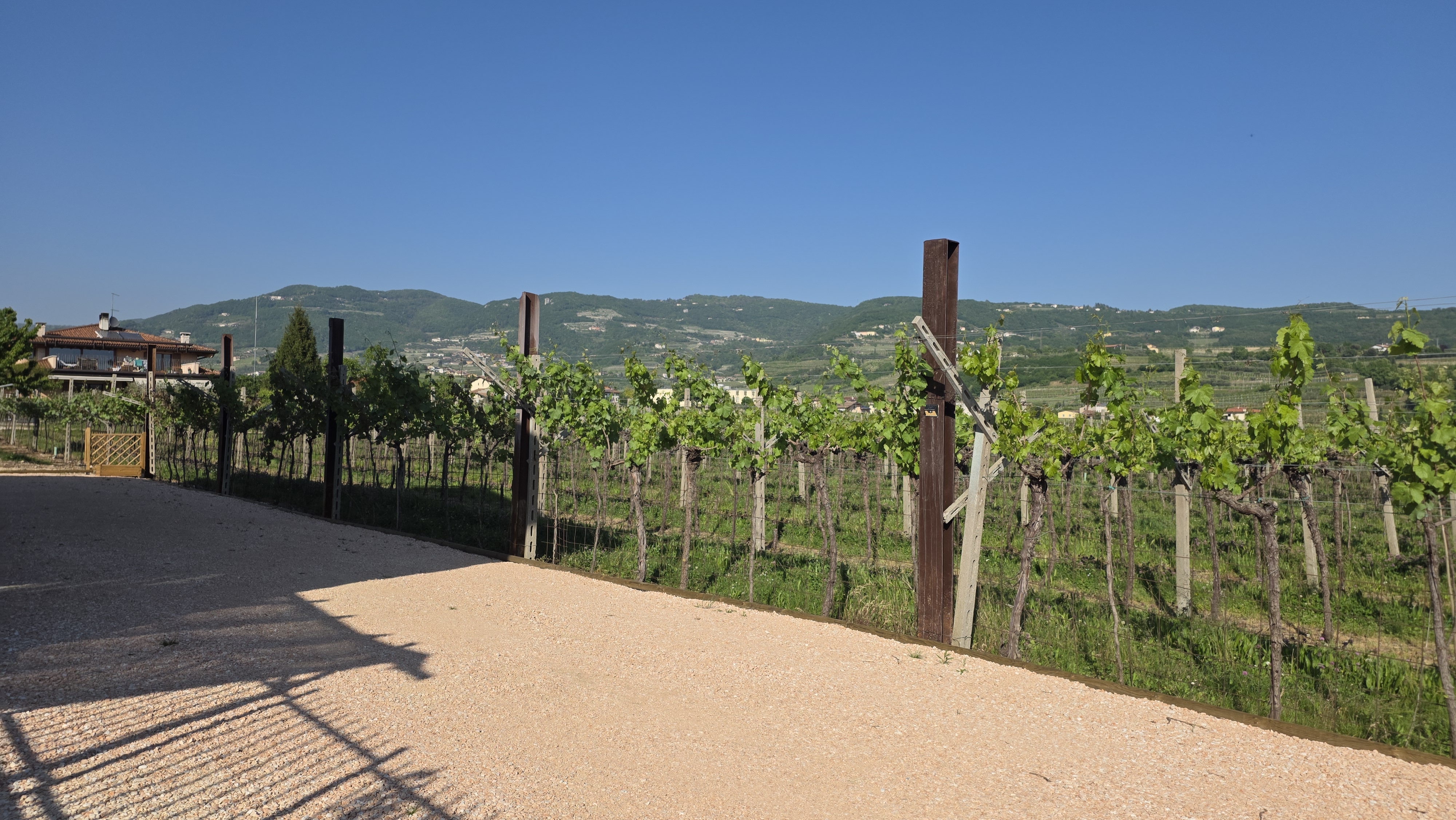 Parcheggio privato gratuito con colonnina di ricarica EV, Agriturismo Igino Negrar di Valpolicella